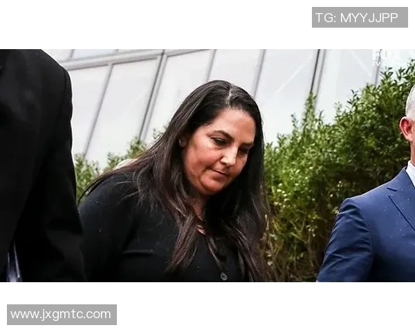 通过动态线索揭示足球明星的真实身份与精彩瞬间挑战你的足球知识和观察力